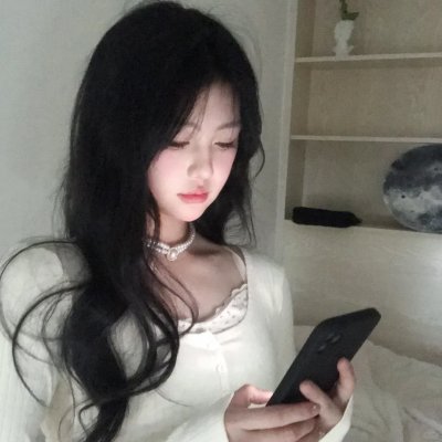 背后的她，眼前的我
